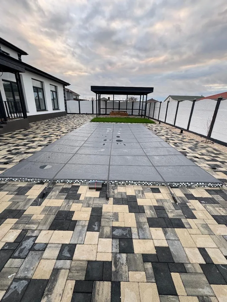 Безопасное покрывало для бассейна