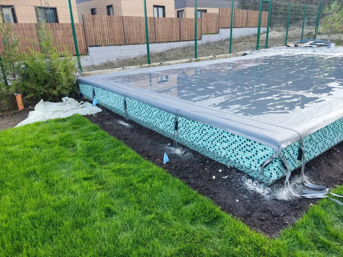 Батутное покрывало на бассейне в Санкт-Петербурге